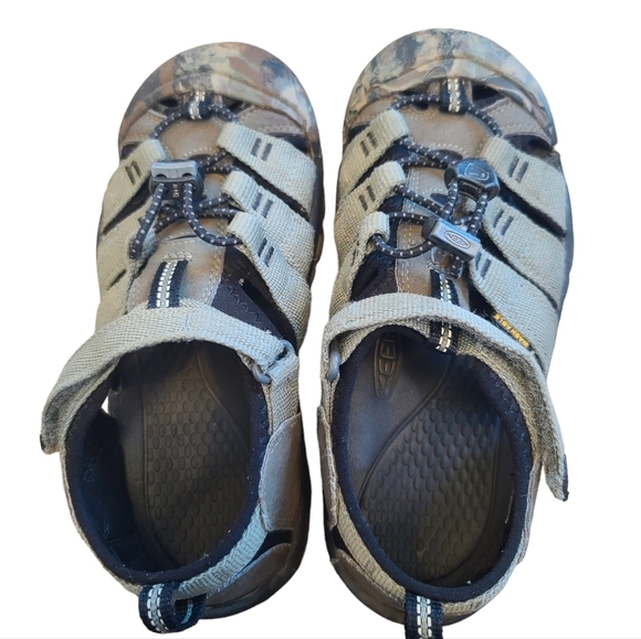 Keen Newport Waterproof Kid’s Water Sport Sandals Youth size 3 Green Camo - Picture 2 of 6